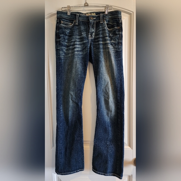 BKE Kate bootcut, low rise jean size 27x31 1/2 - Picture 6 of 6